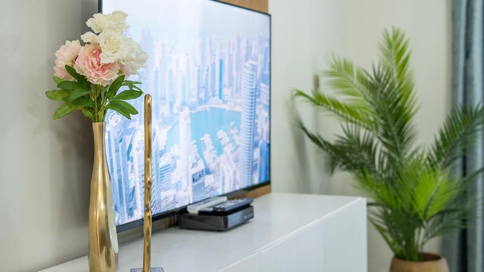 Luxurios One Bedroom High Floor Dubai Apartment