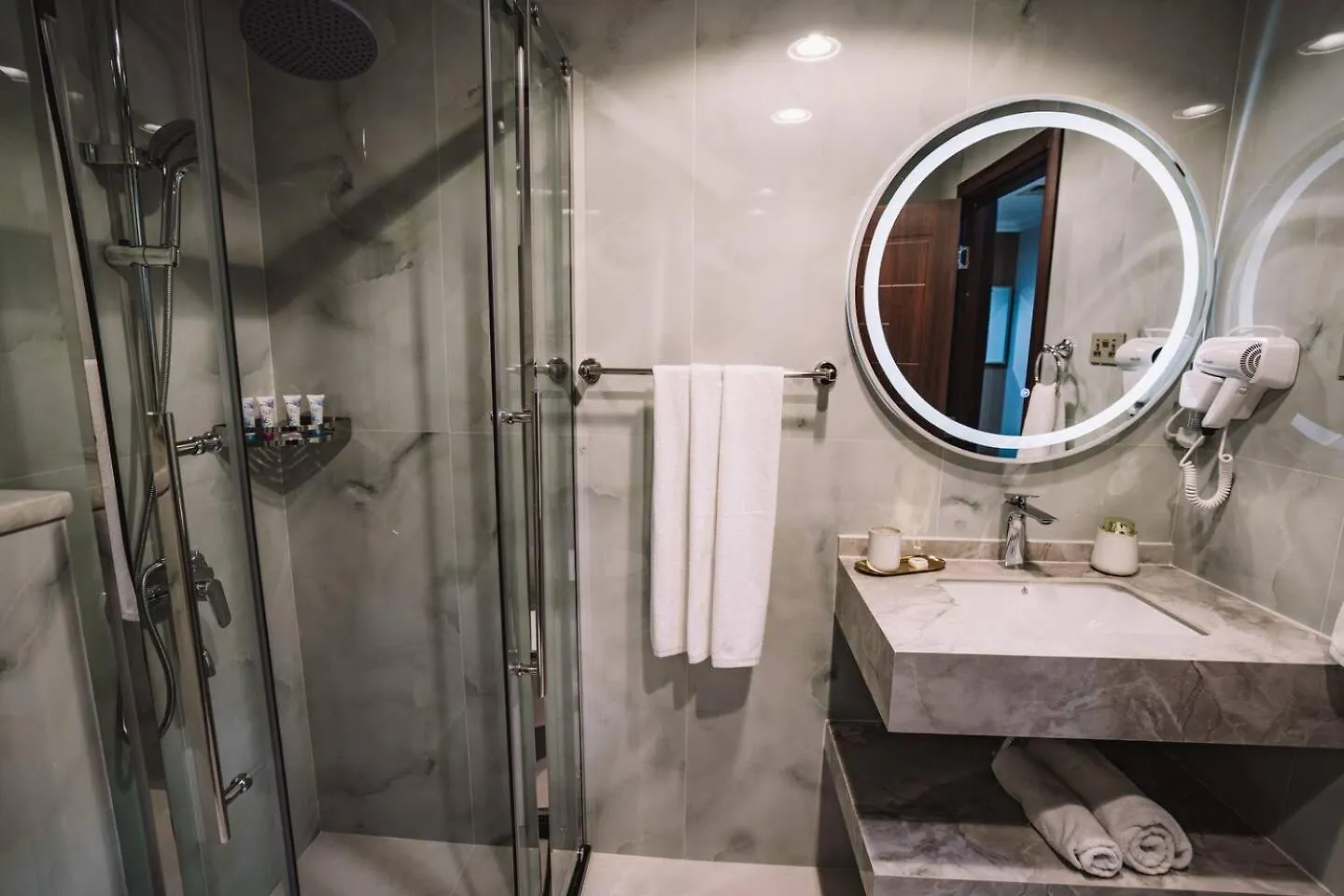 Luxurios One Bedroom High Floor Dubai